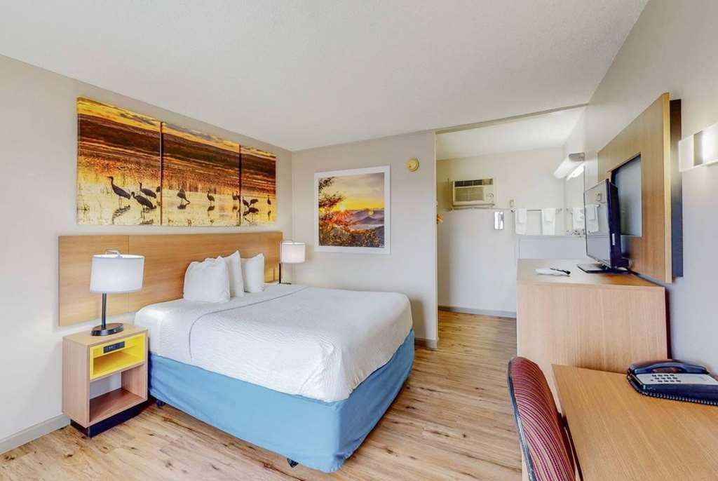 Days Inn By Wyndham Socorro Zimmer foto